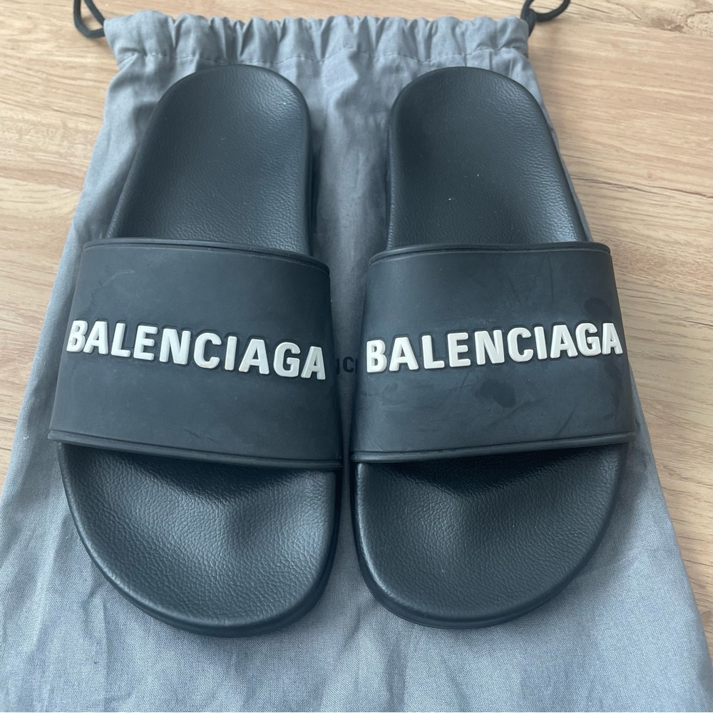 Balenciaga Pool Slides